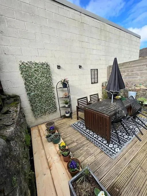 2 Just The Splott Sleeps 6 8Mins To Stadium Cardiff Storbritannien